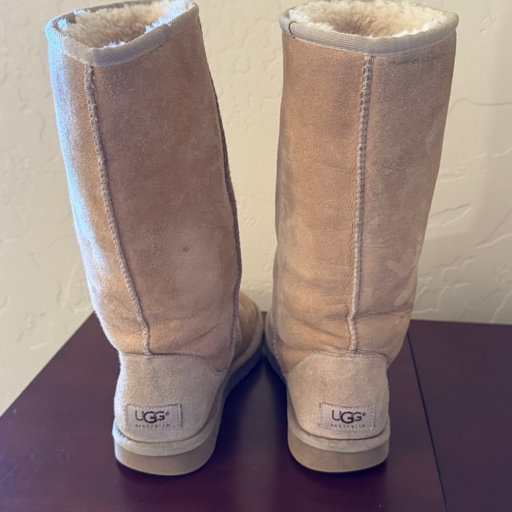 Ugg classic tall boot - Picture 2 of 14